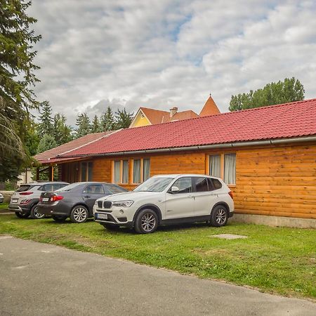 Lipicai Ifjusagi Szallo Szilvásvárad Exteriör bild