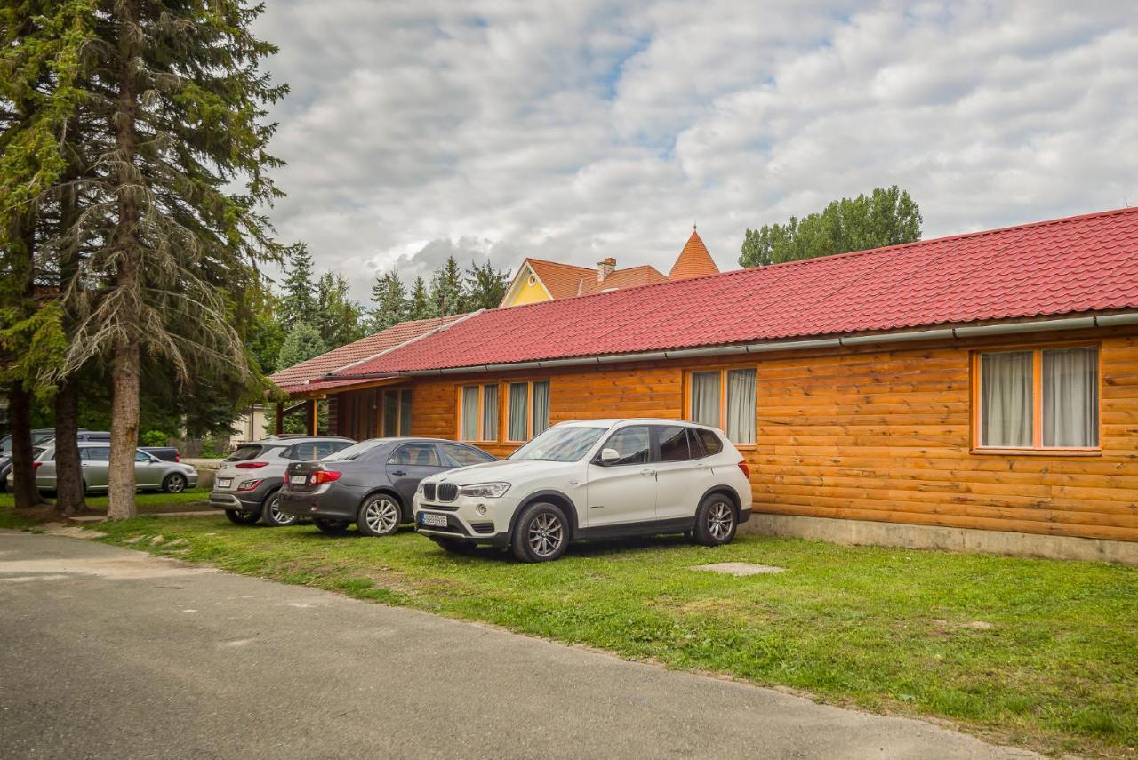 Lipicai Ifjusagi Szallo Szilvásvárad Exteriör bild